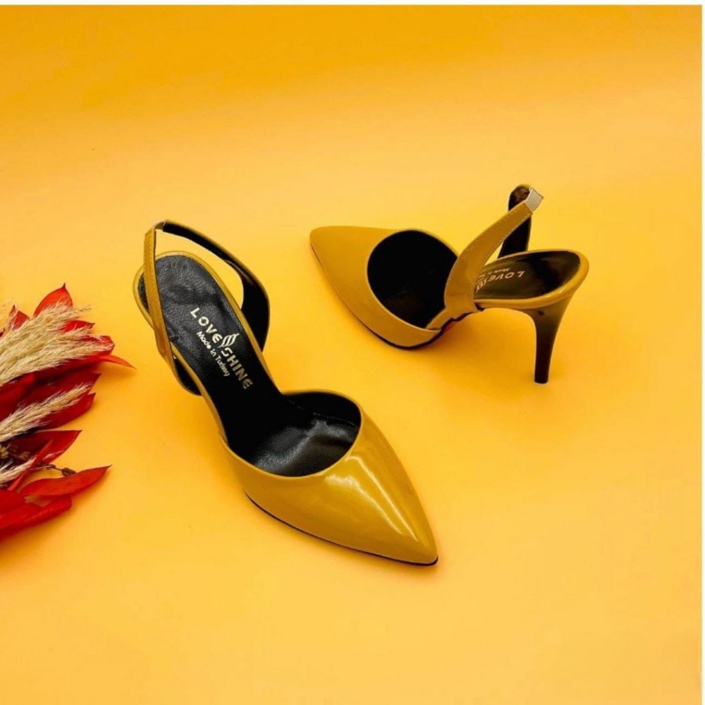 NWOB WOMEN'S MUSTARD HEELS